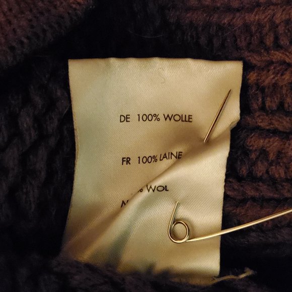 Vintage, fair isle sweater with a twist! - Picture 6 of 6